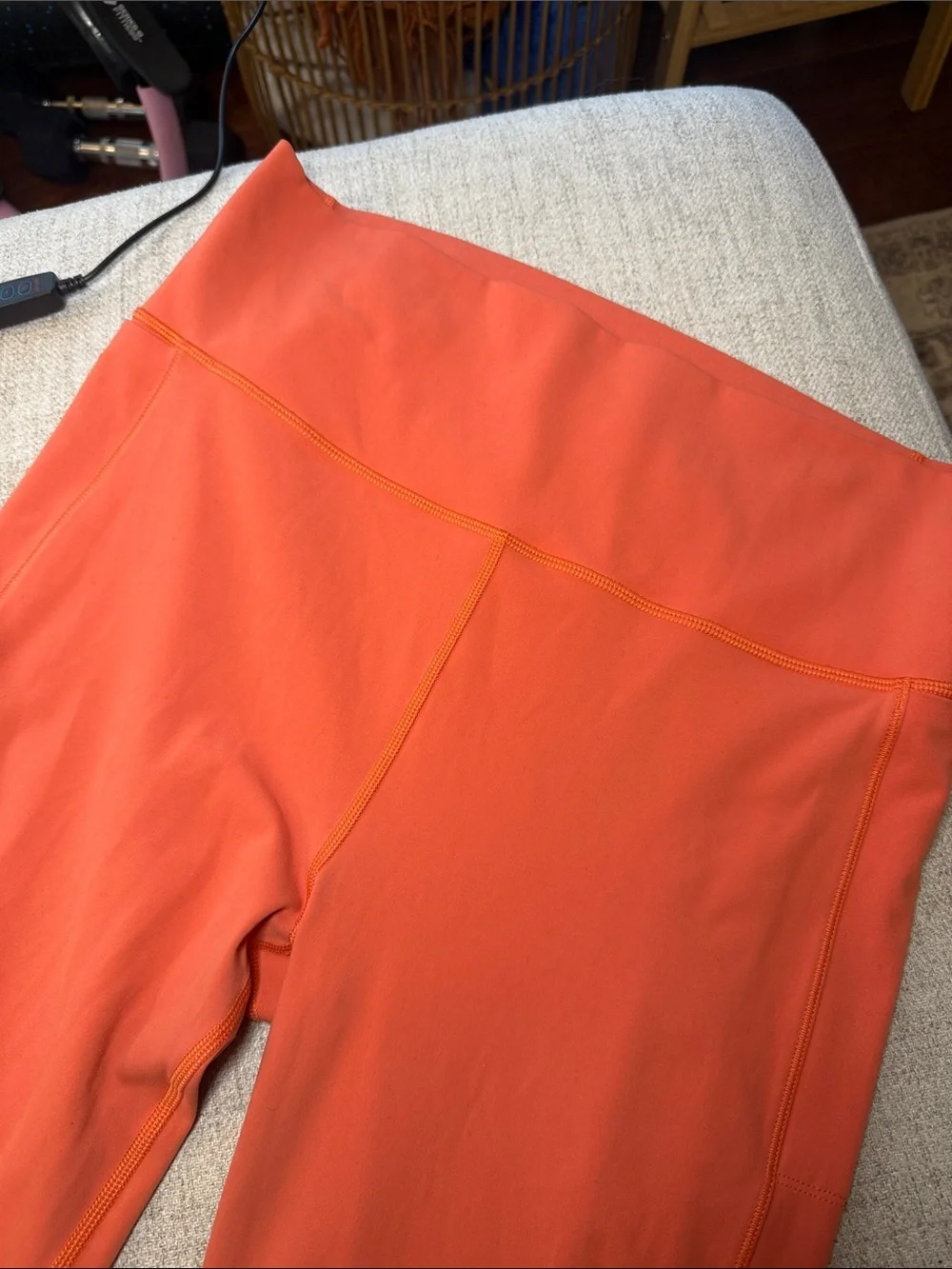 Vuori Coral Orange Leggings XL